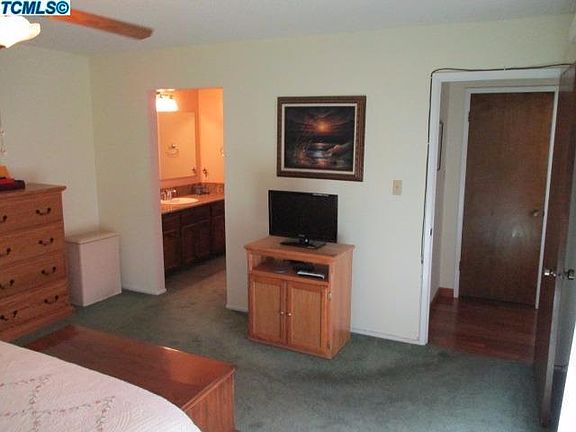 5th image of 1849 E Hillcrest Drive SE