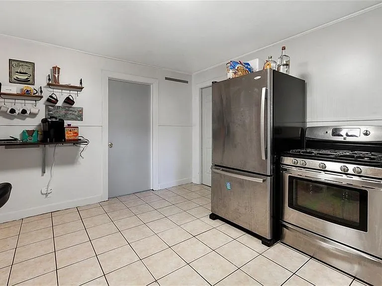 3306 Liberty St — Photo 7