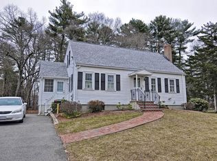 128 Oak St, Walpole, MA 02081