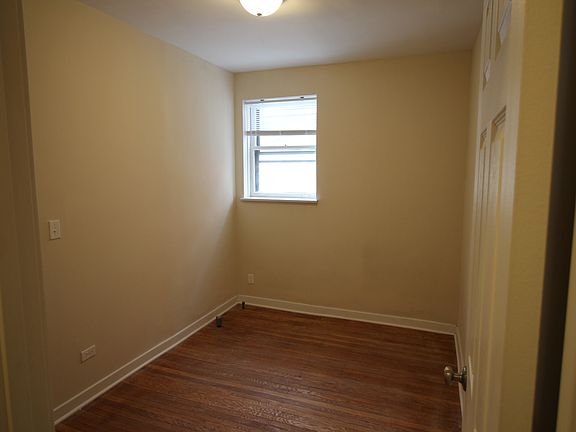 3rd image of 834-836 Sherman Ave