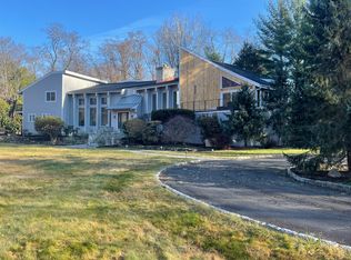 2177 Cross Hwy, Fairfield, CT 06824