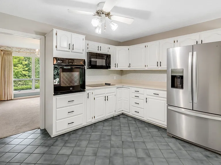 102 Arbor Ln — Photo 14