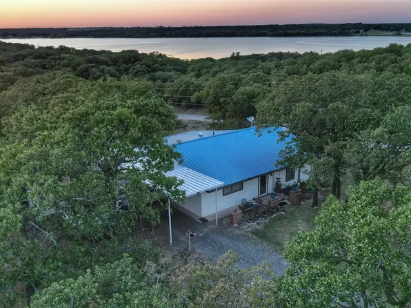 373 Nocona Dr, Nocona, TX 76255