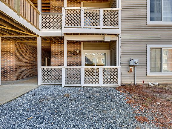 3rd image of 220 Elm St APT 203