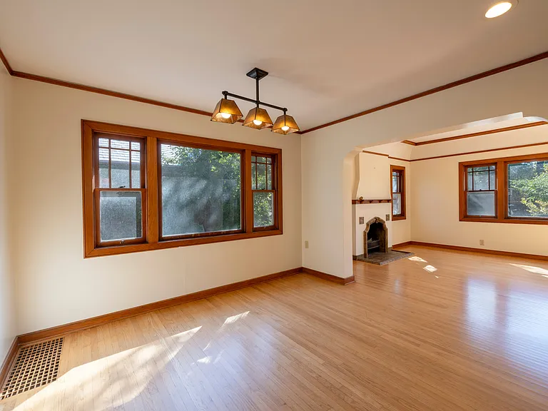 1621 E Princeton Ave — Photo 6