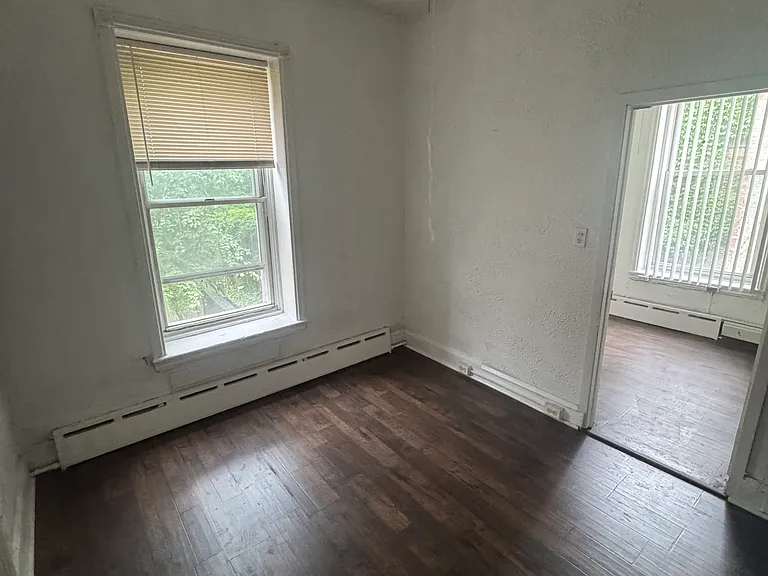 254 S 16th St #2D — Photo 2