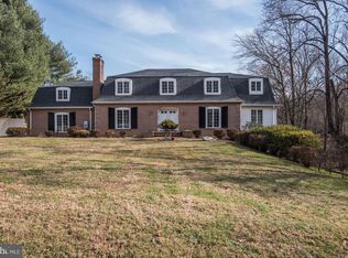 18001 Hollingsworth Dr, Derwood, MD 20855