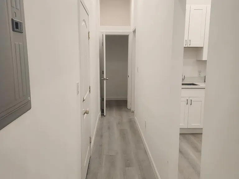 1750 Mission St #10 — Photo 10