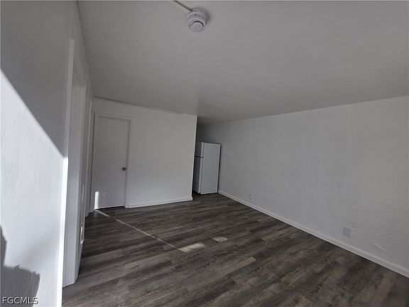 4th image of 3033 2nd St #2