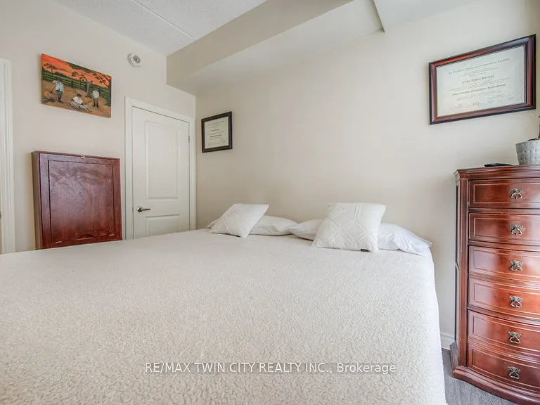 1280 Gordon St #305 — Photo 10