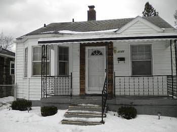 2nd image of 2135 Paris Ave
