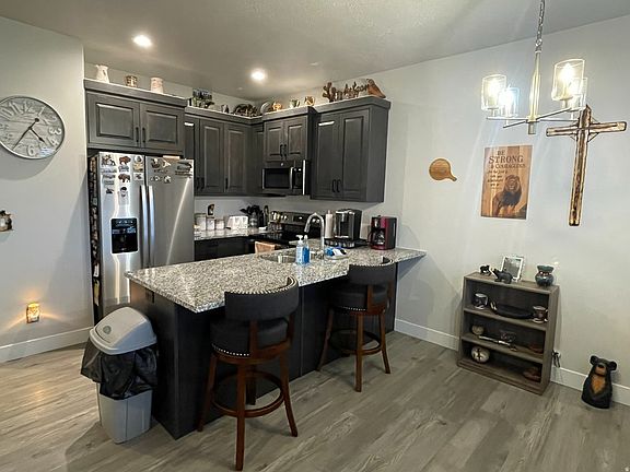 3rd image of 47 Cedar Ln