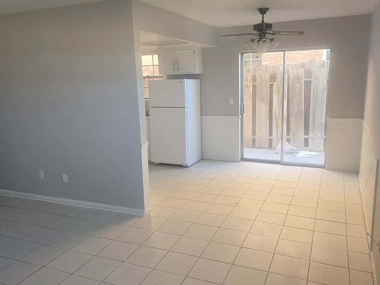 10541 Gran Cima Ln #B — Photo 3