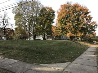 27 N Redman Ave, Marshall, MO 65340