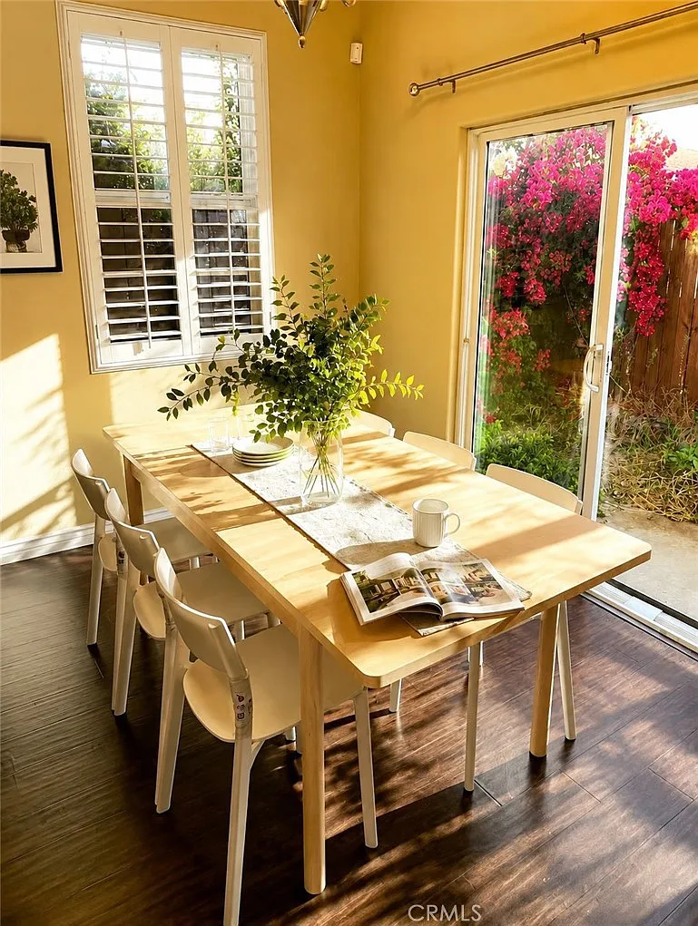 3 bed, 2.5 bath, 1662 sqft, $4,100 — Photo 3