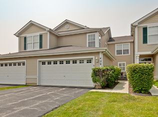 422 N Carlisle Ct, Round Lake, IL 60073