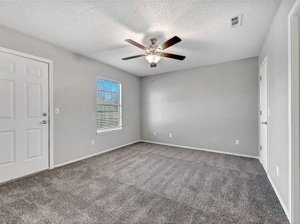 fayetteville-arkansas-448576526 picture