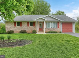 211 Shughart Ave, Boiling Springs, PA 17007