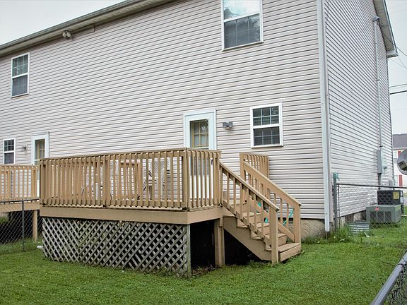 3rd image of 1570 Chariot Dr