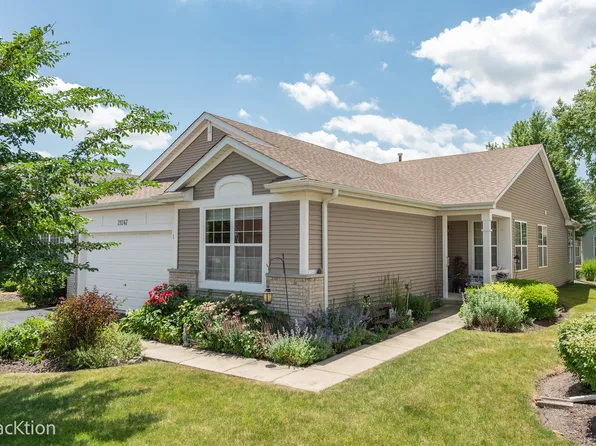 21247 Barth Pond Ln, Crest Hill, IL 60403