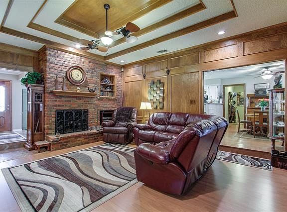 4th image of 2102 Carmel Pl