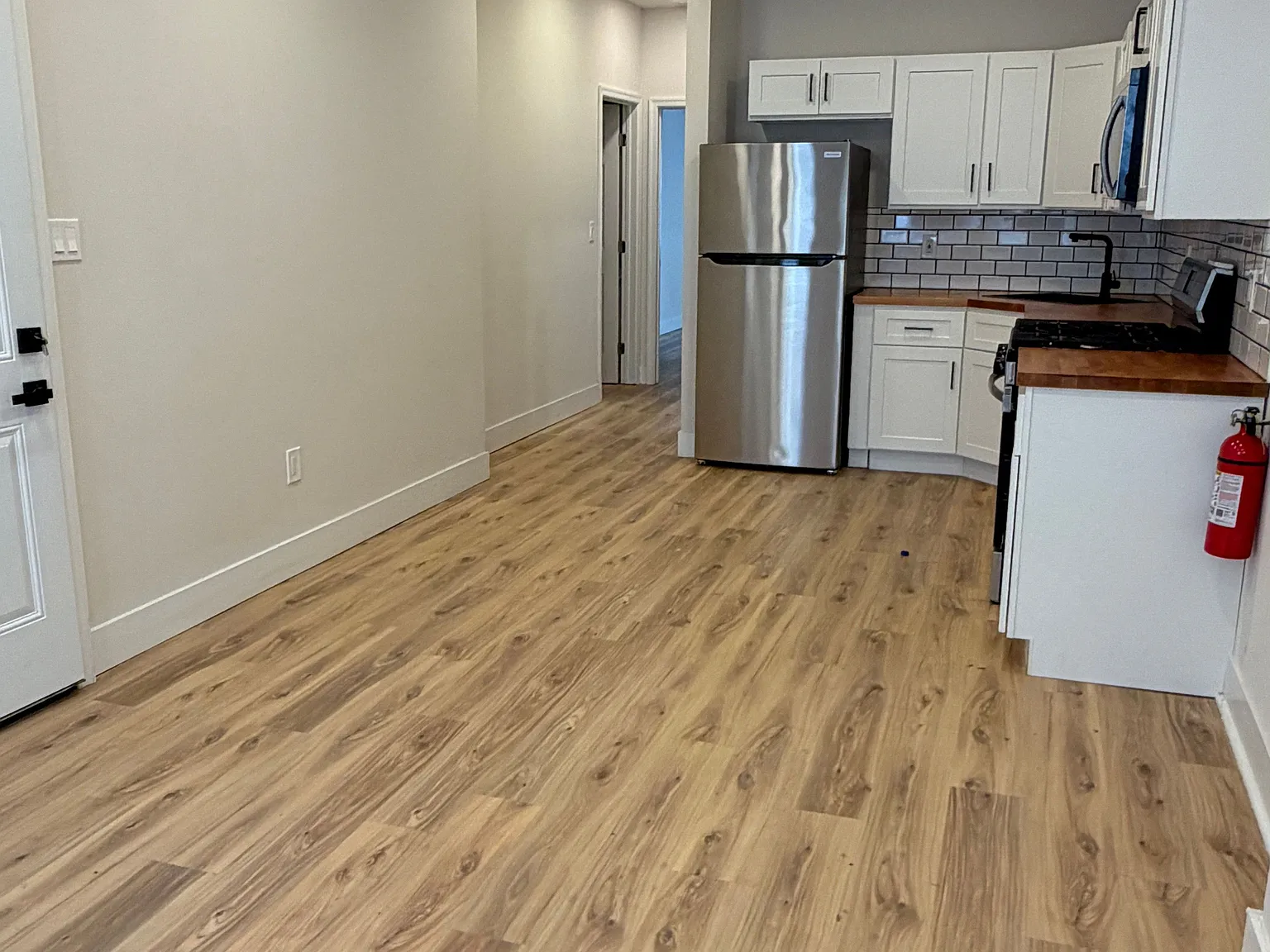 1 bed, 1.0 bath, 900 sqft, $1,600 — Photo 1