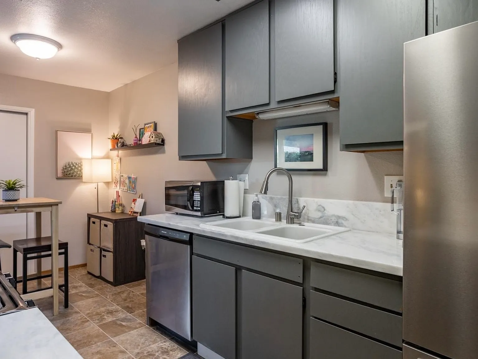 3 bed, 2.5 bath, 1389 sqft, $2,300 — Photo 4