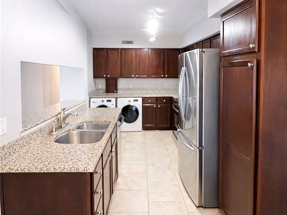 4th image of 2838 Loveland Dr Unit 1608