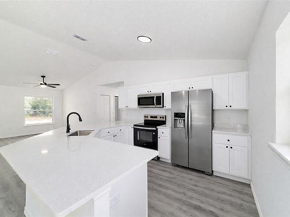 5th image of 2562 NW Smallwood Rd