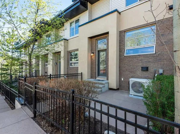 24 NW Aspen Hills Cmn SW, Calgary, AB T3H 0R7