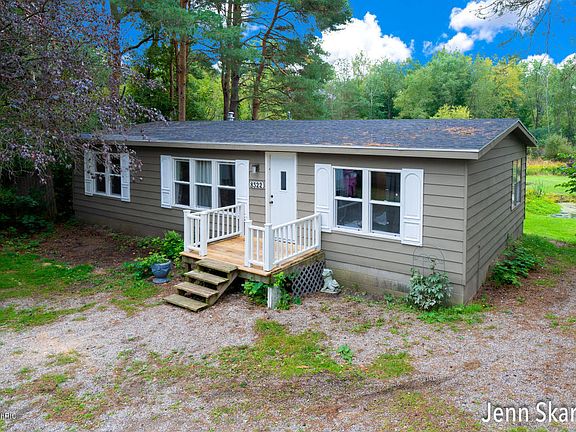 2nd image of 8322 84th St SE