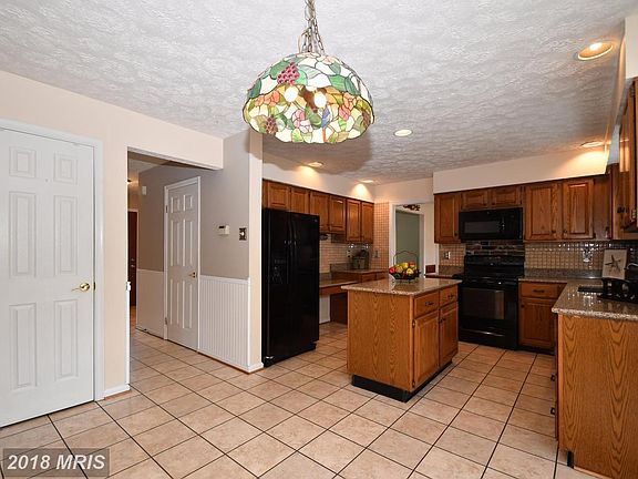 5th image of 905 Hepburn Ln