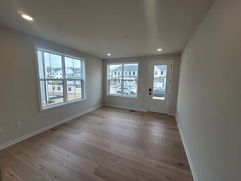 357 Aspen Way — Photo 2
