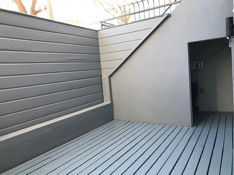686 Hayes St — Photo 12