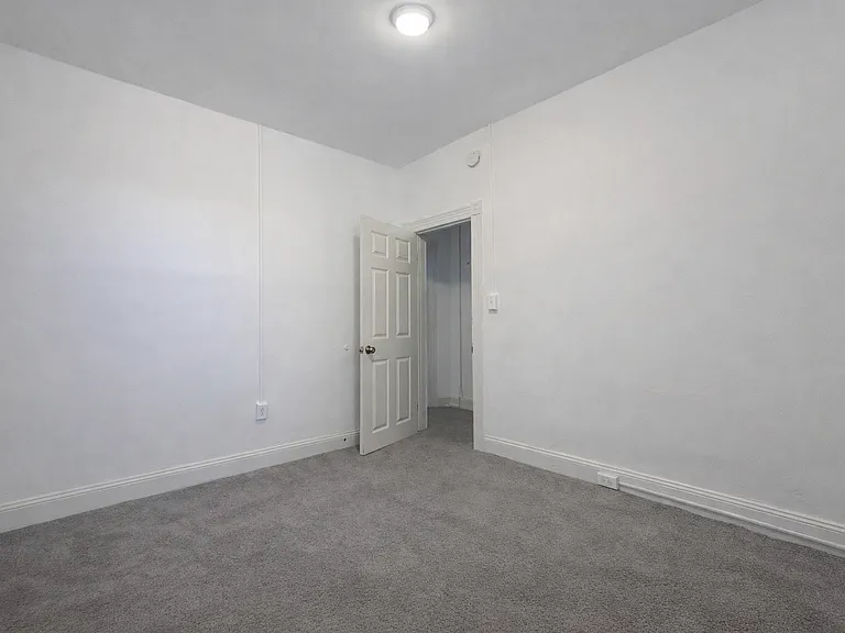 450 E Lorraine Ave — Photo 12