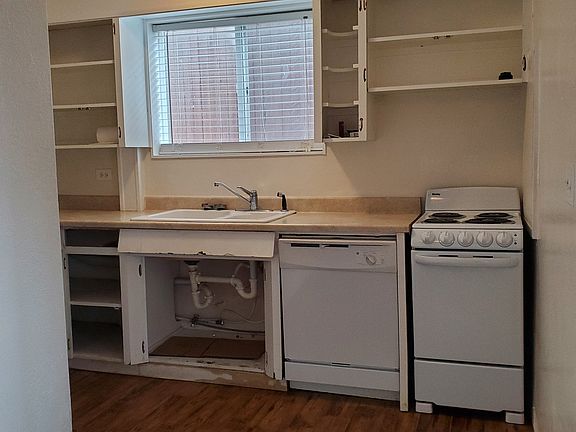 5th image of 223 S 4th St #223
