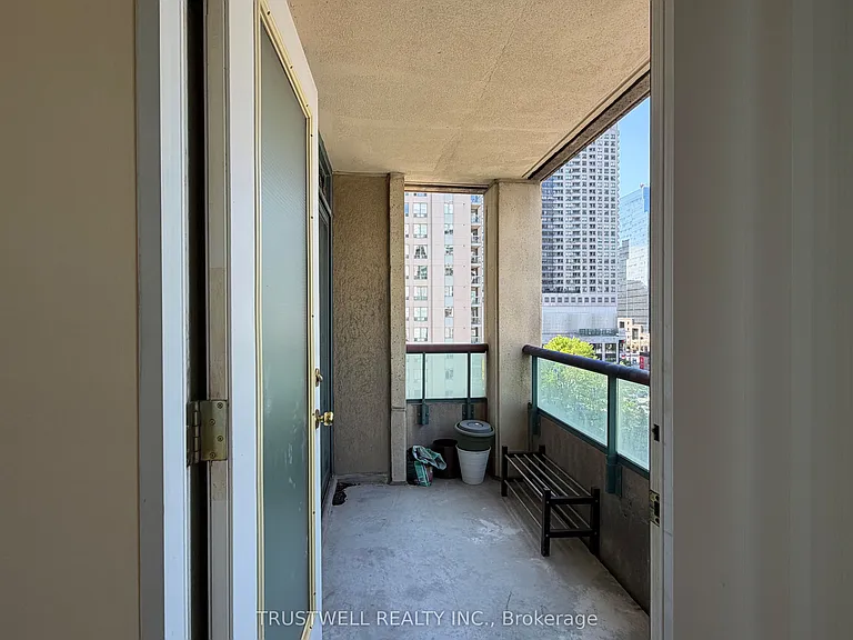 238 Doris Ave #902 — Photo 12