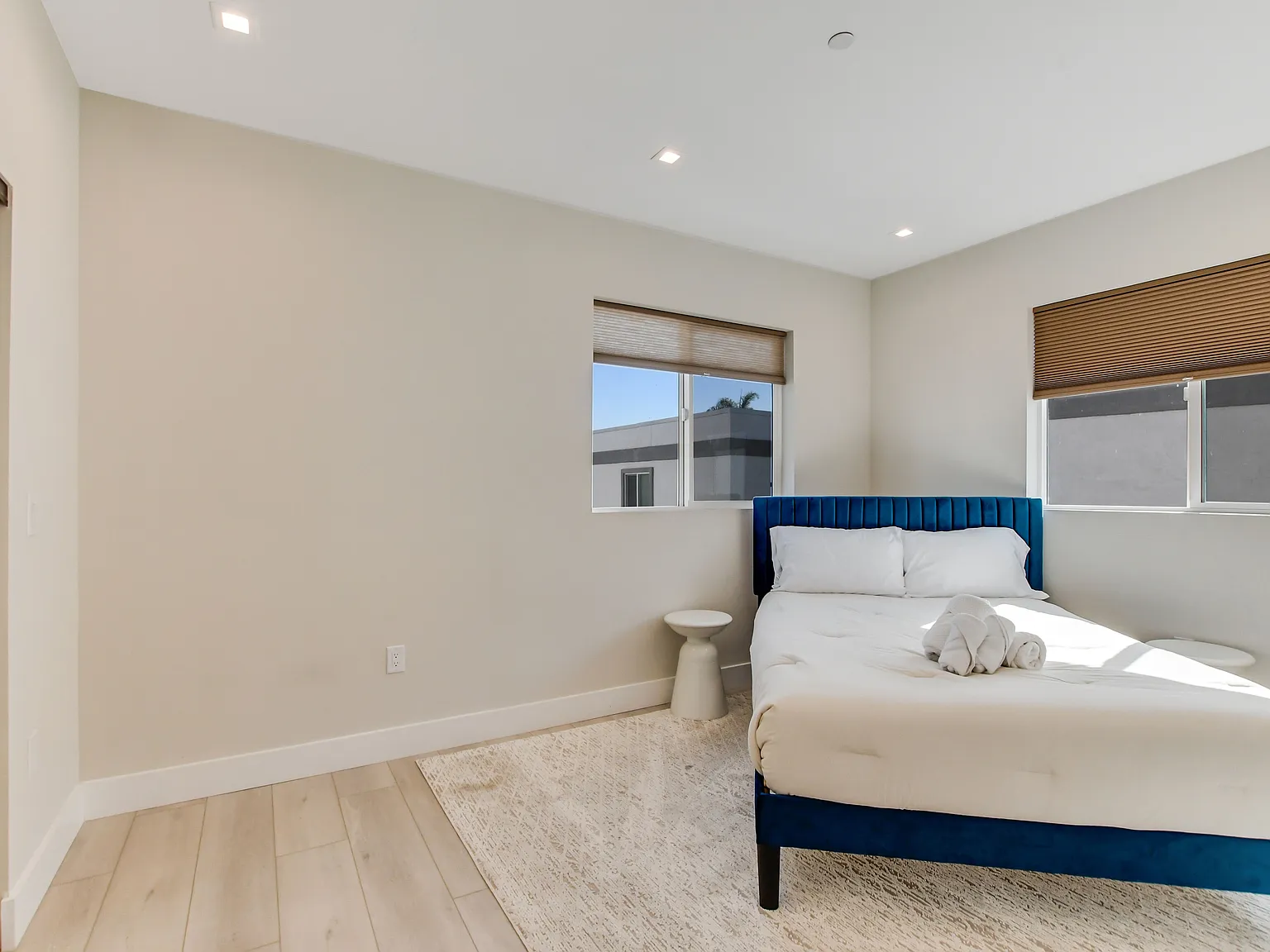 4 bed, $1,550 — Photo 2