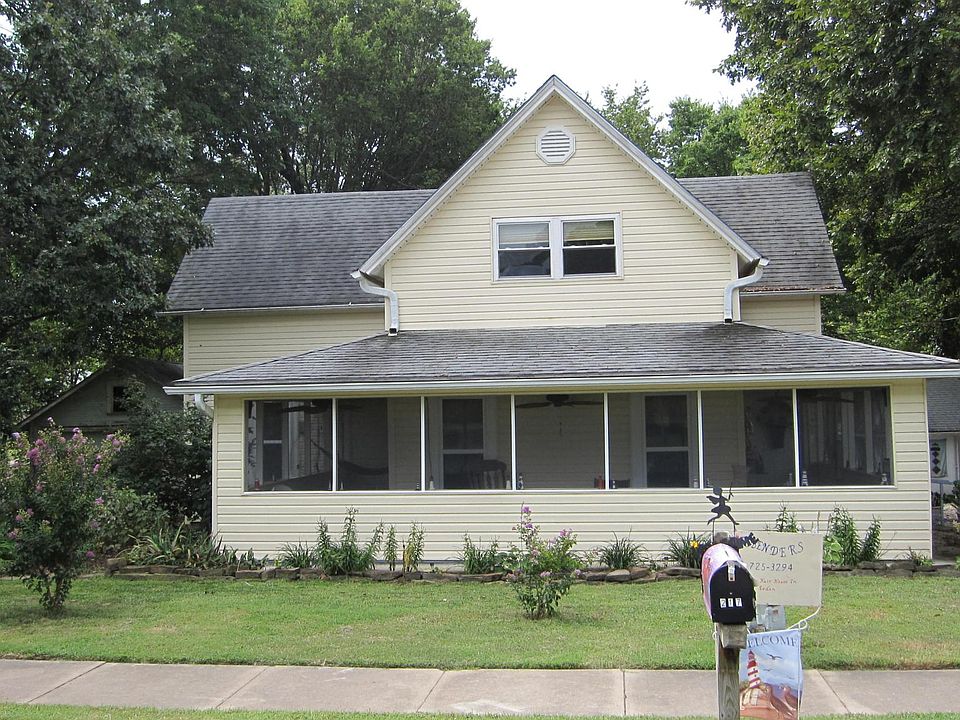1st image of 217 W Bradley St