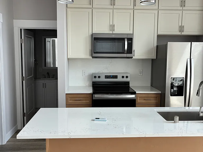 413 Trustee St SW #C — Photo 2