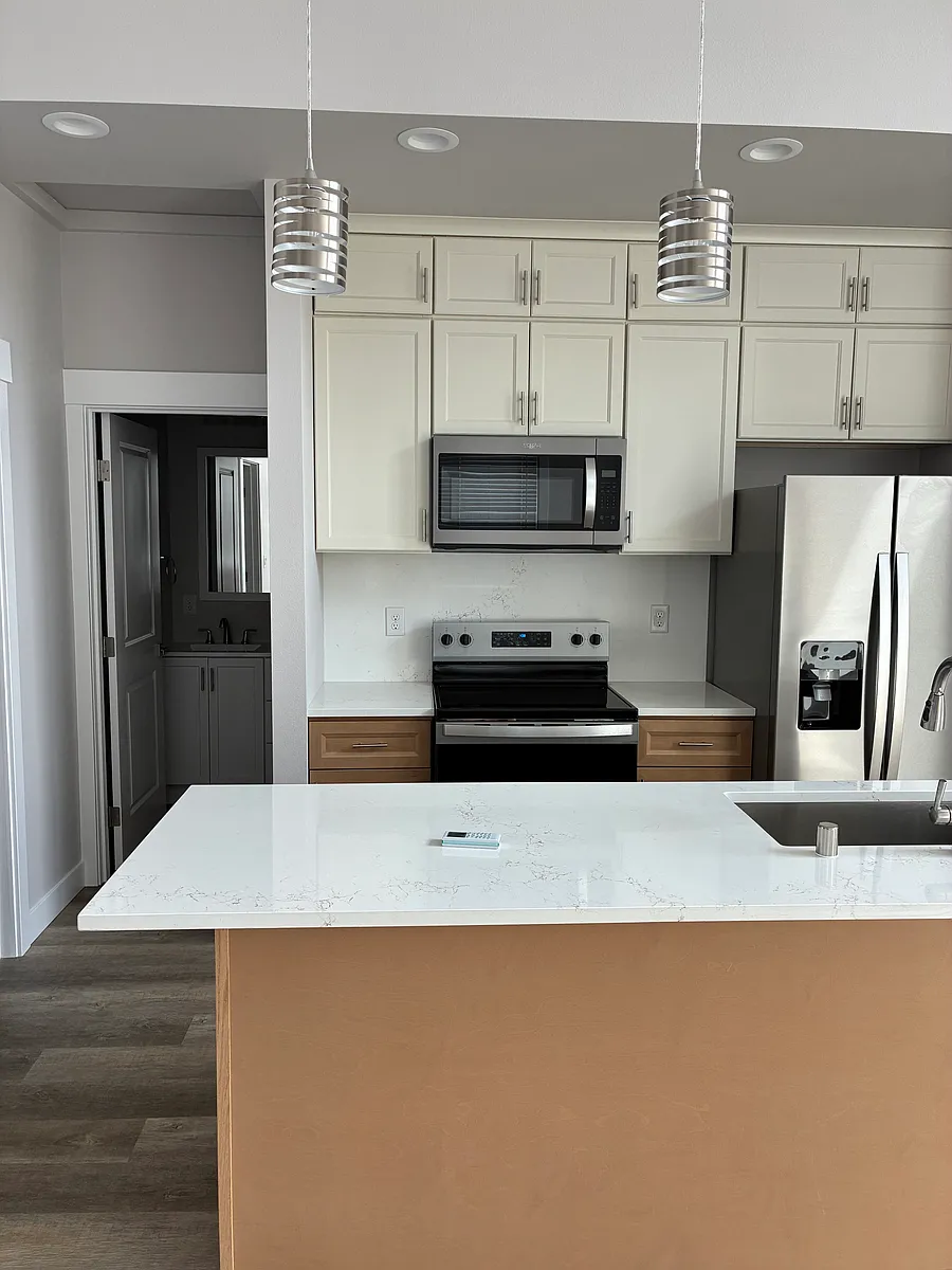 Building Photo - 413 Trustee St SW #C