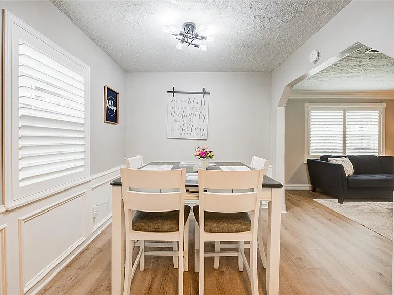 1207 Archer St — Photo 15