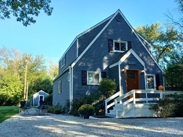 42279 N Park Pl, Antioch, IL 60002