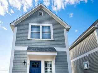 985 E Main Rd, Middletown, RI 02842