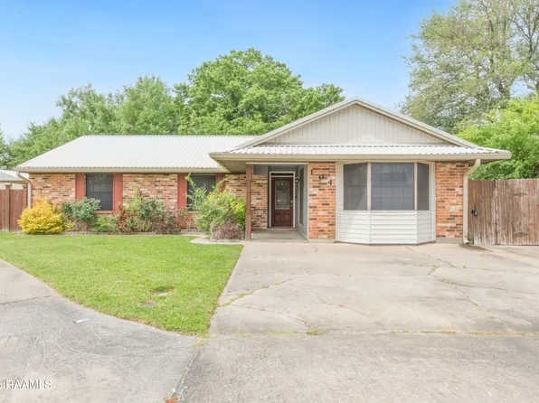 104 Burgundy Cir, Lafayette, LA 70506