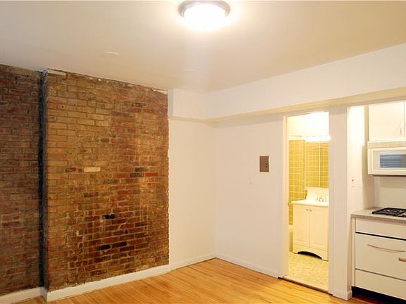 2nd image of 335 W 20th St