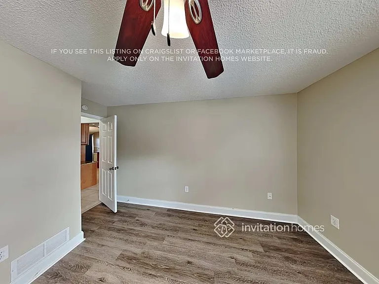 2297 Cork Oak St E — Photo 4