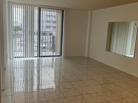 2nd image of 16751 NE 9th Ave APT 204
