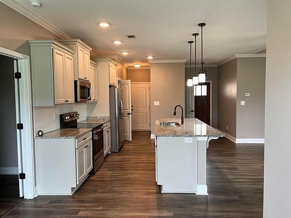 4th image of 201 Rainsong Trl