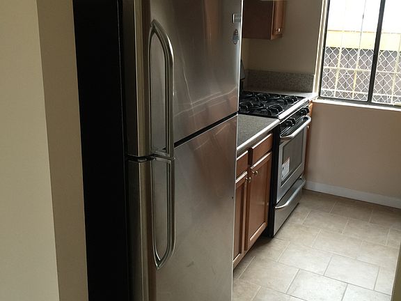 2nd image of 2002 University Ave Unit 2